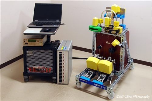 MUSICROBOT 打楽器演奏ロボットIROPS-6号機 カホン演奏ロボット（Pearl PCJ-633BB をベース）